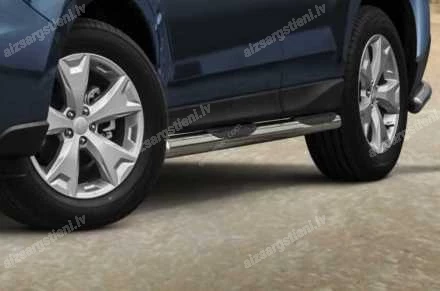 STEELER ROUND SIDE BARS WITH PLASTIC FOOTSTEPS SUBARU Forester