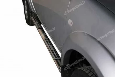 MISUTONIDA OVAL SIDE BARS WITH INTEGRATED PLASTIC FOOTSTEPS MITSUBISHI L200